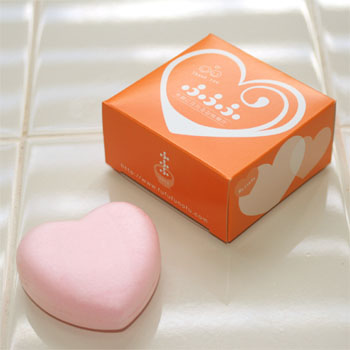 オレンジ小箱入：ピンクのハート（BH-AW　合せみそ、油揚げ・わかめ・ねぎ